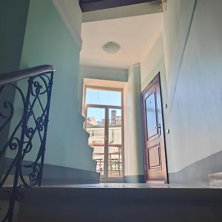 Heart, Bright, Loft View, Free Parking Apartament *