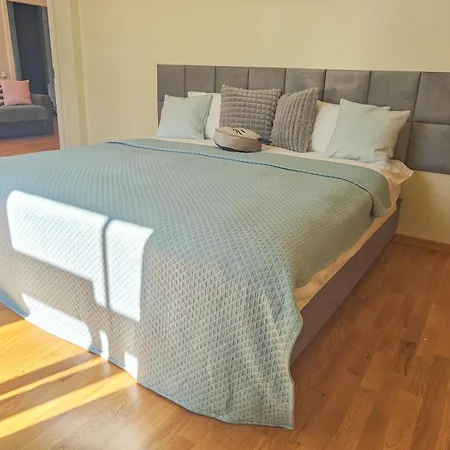 Heart, Bright, Loft View, Free Parking * Riga