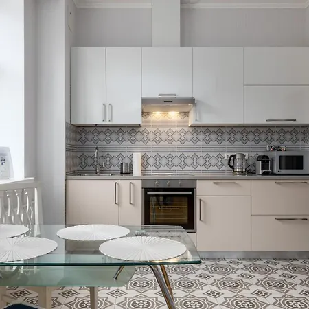 Heart, Bright, Loft View, Free Parking Apartment *