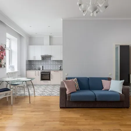Heart, Bright, Loft View, Free Parking
